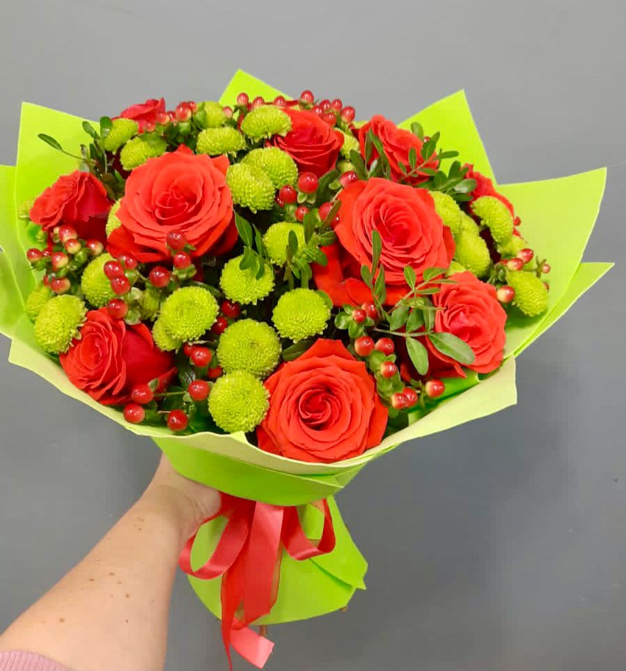 Букет цветов из: Хризантемы и Розы в Верховажье