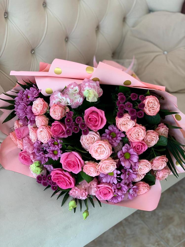 Букет цветов из: Хризантемы, Розы и Лизиантусы в Верховажье