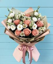 Букет цветов из:  Розы, Альстромерии и Лизиантусы в Верховажье