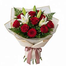 Букет цветов из:  Лилии и Розы в Верховажье