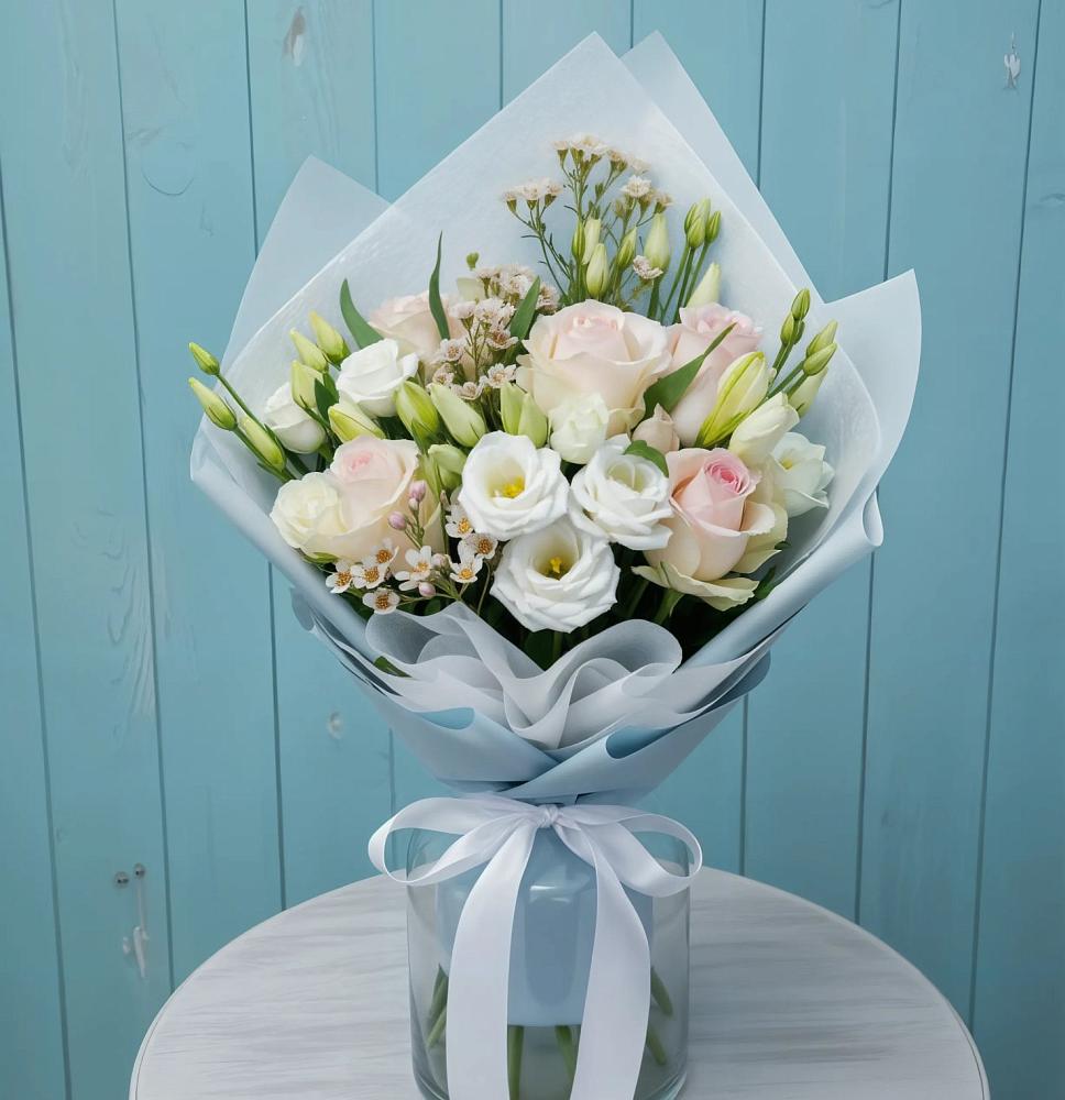 Букет цветов из: Розы и Лизиантусы в Верховажье