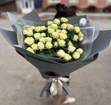 Букет Белые кустовые розы Солинеро в Верховажье