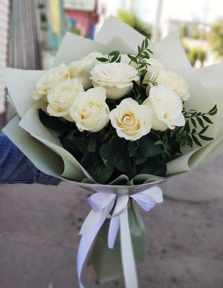 Букет Белые розы Проуд в Верховажье