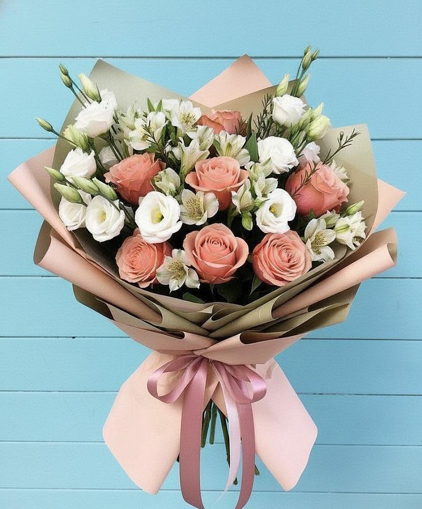 Букет цветов из: Розы, Альстромерии и Лизиантусы в Верховажье