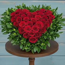 Цветочная композиция из Розы в виде сердца в Верховажье