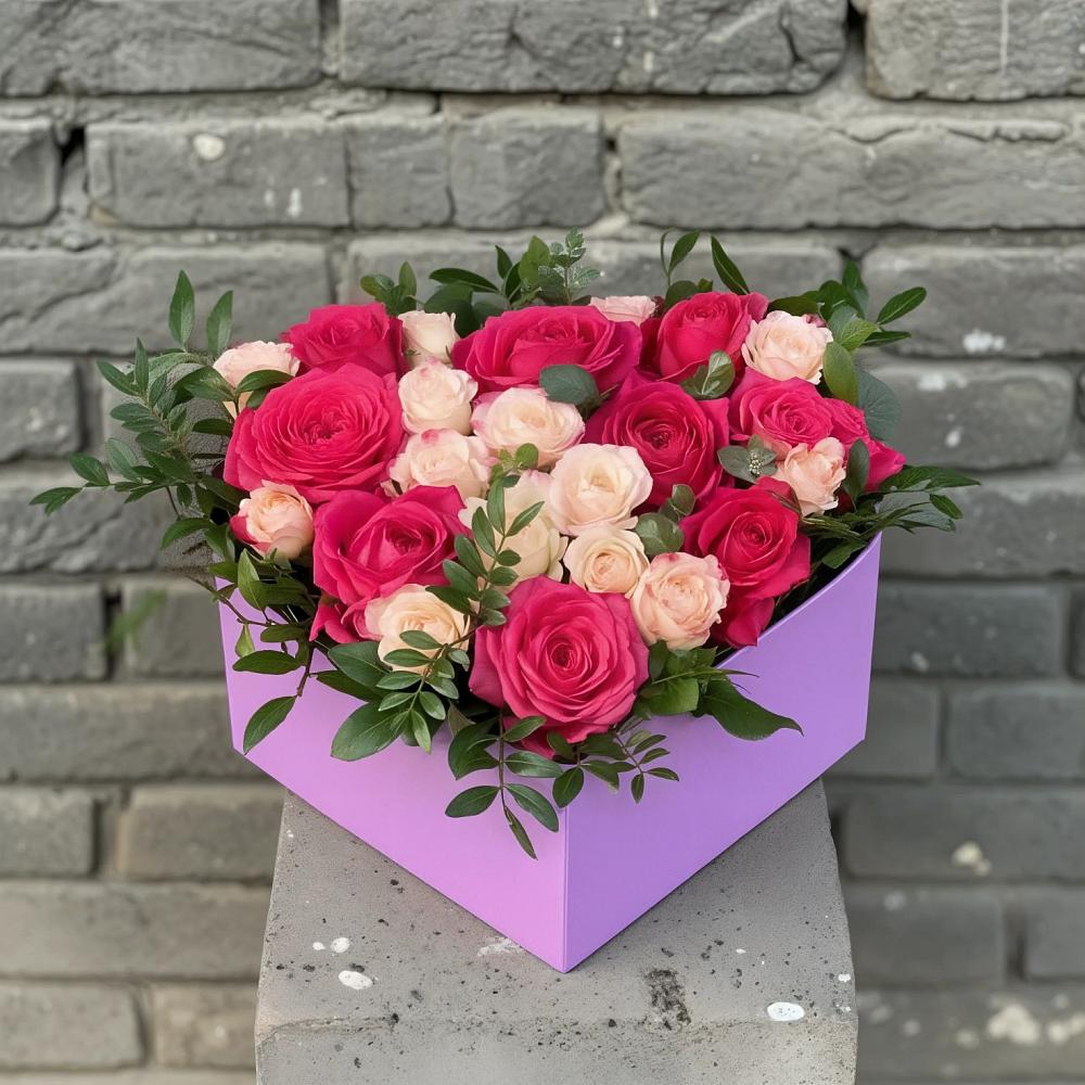 Цветочная композиция из Розы в коробке в Верховажье