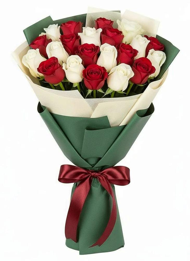 Букет Микс из красных и белых роз в Верховажье