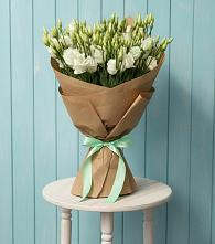 Букет цветов из:  Лизиантусы в Верховажье