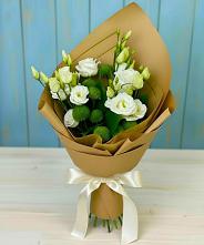 Букет цветов из:  Хризантемы и Лизиантусы в Верховажье