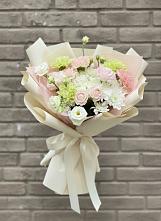 Букет цветов из:  Гвоздики, Розы, Лизиантусы и Хризантемы #REPLACE_PRED# Верховажье