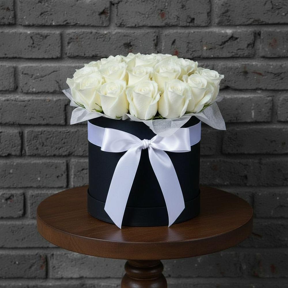 Цветочная композиция из Розы в шляпной коробке в Верховажье