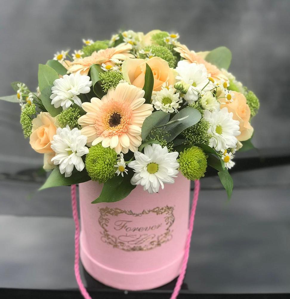 Цветочная композиция из Розы, Герберы и Хризантемы в шляпной коробке в Верховажье