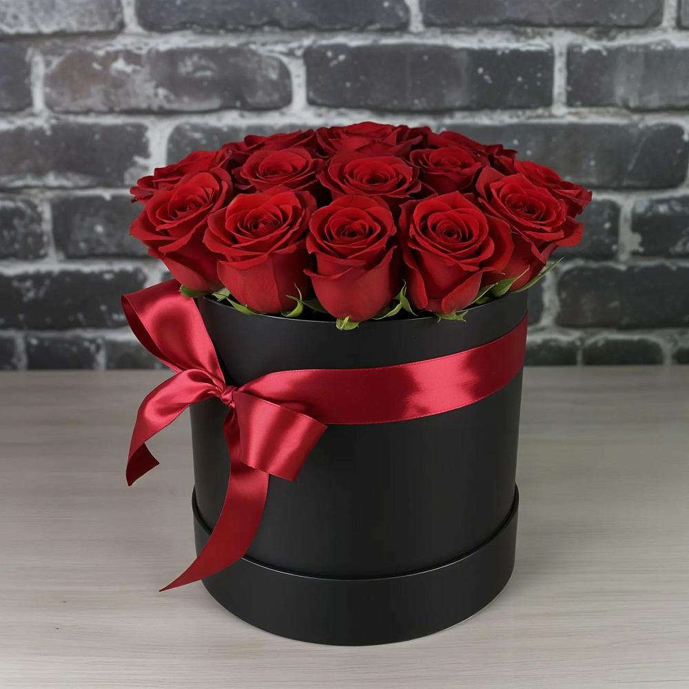 Цветочная композиция из Розы в шляпной коробке в Верховажье