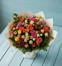 Букет Микс из разноцветных кустовых роз в Верховажье